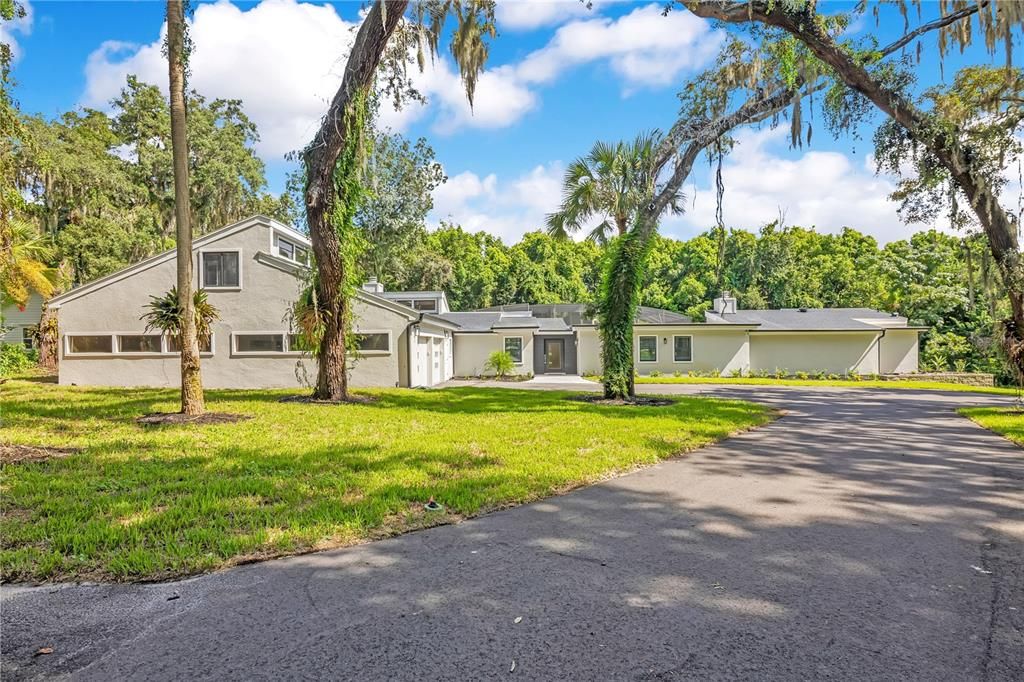 For Sale: $1,449,999 (6 beds, 5 baths, 4008 Square Feet)