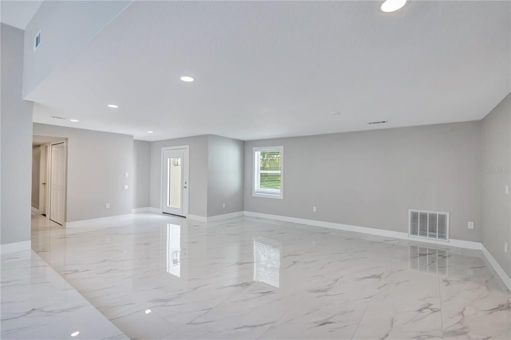 For Sale: $1,449,999 (6 beds, 5 baths, 4008 Square Feet)