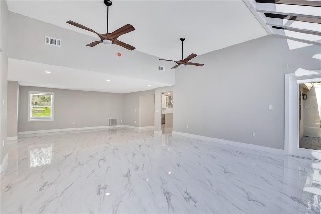 For Sale: $1,449,999 (6 beds, 5 baths, 4008 Square Feet)
