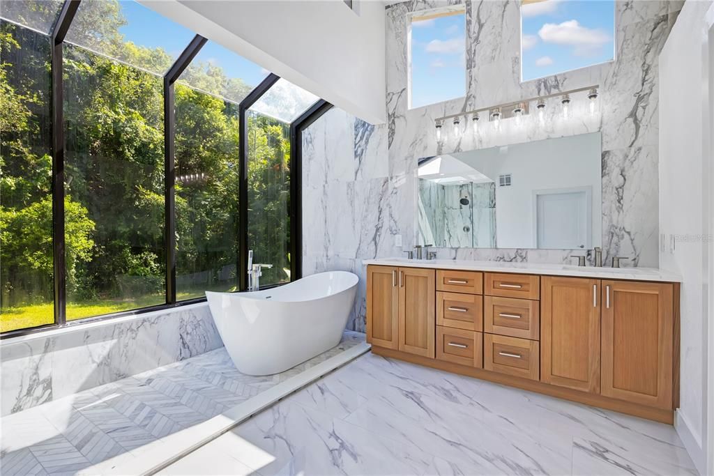 For Sale: $1,449,999 (6 beds, 5 baths, 4008 Square Feet)