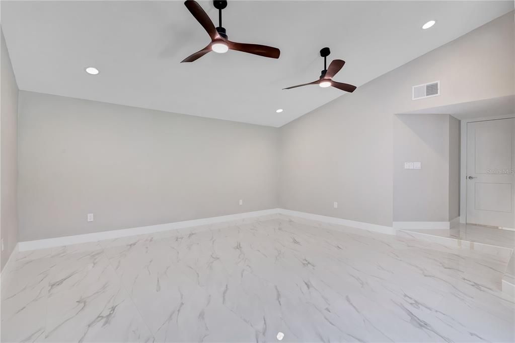 For Sale: $1,449,999 (6 beds, 5 baths, 4008 Square Feet)