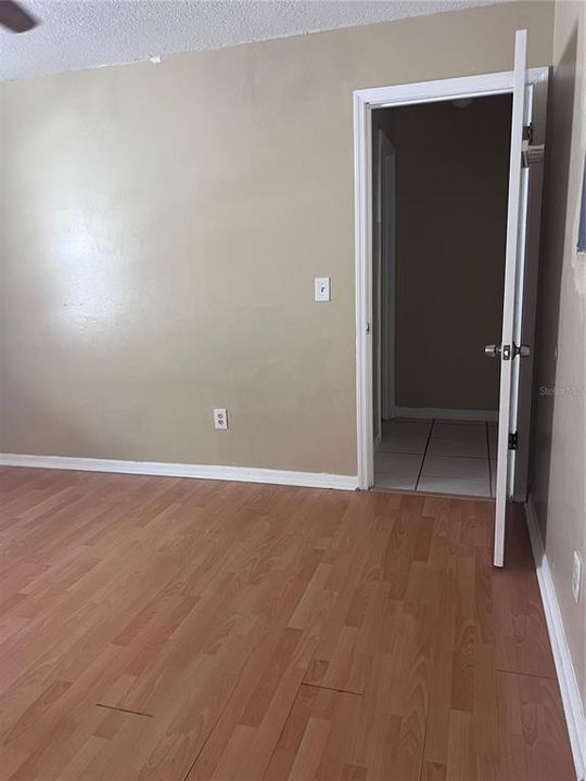 В аренду: $1,300 (1 спален, 1 ванн, 800 Квадратных фут)