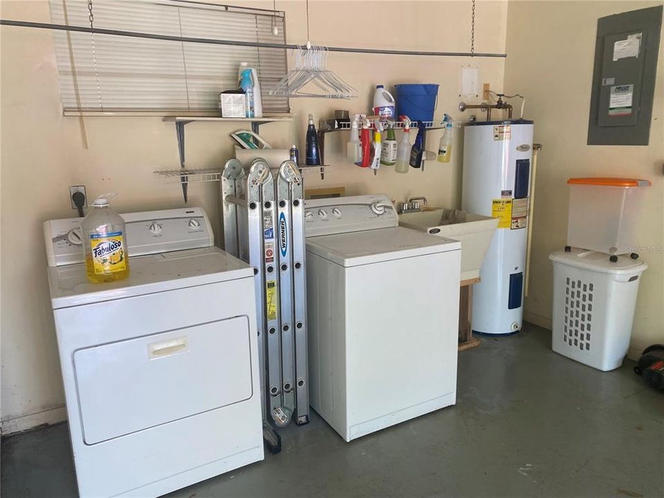 For Sale: $159,900 (2 beds, 2 baths, 1086 Square Feet)