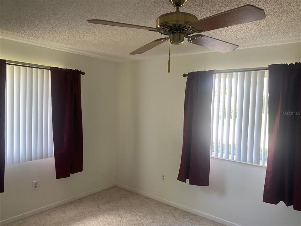 For Sale: $159,900 (2 beds, 2 baths, 1086 Square Feet)