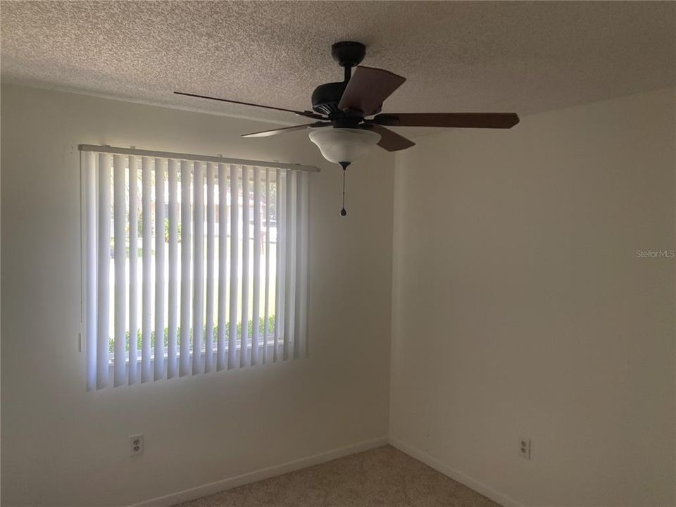 For Sale: $159,900 (2 beds, 2 baths, 1086 Square Feet)