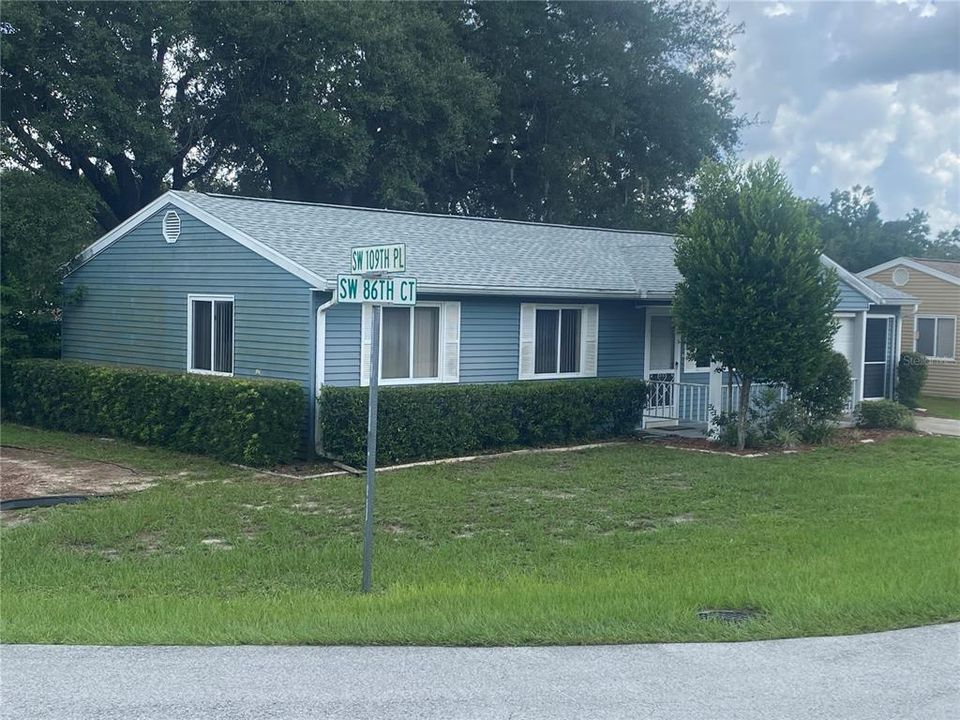 For Sale: $159,900 (2 beds, 2 baths, 1086 Square Feet)