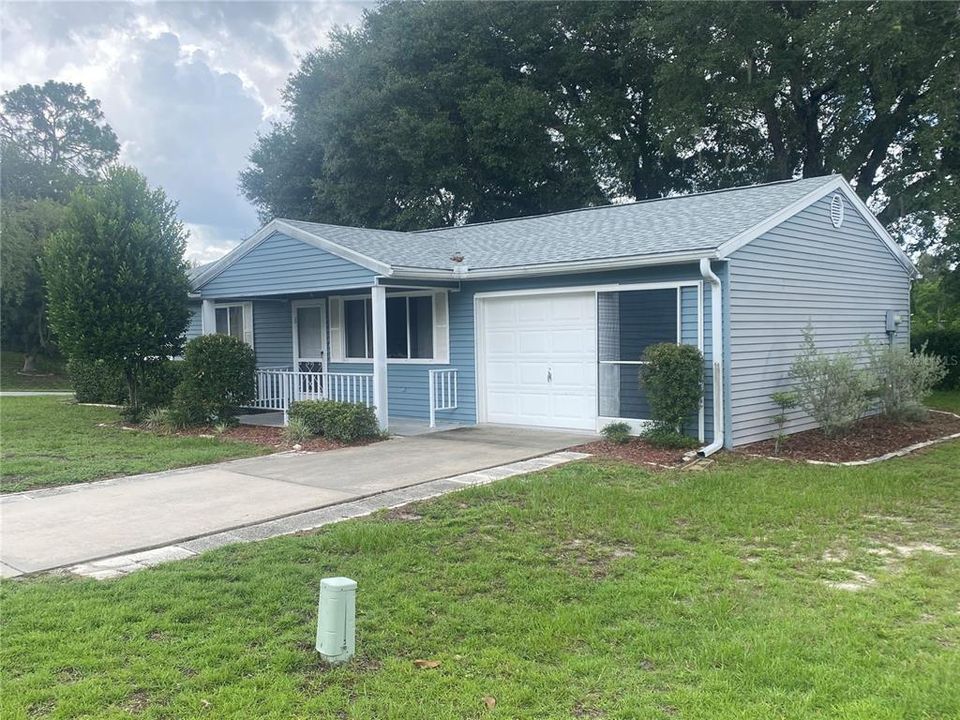 For Sale: $159,900 (2 beds, 2 baths, 1086 Square Feet)