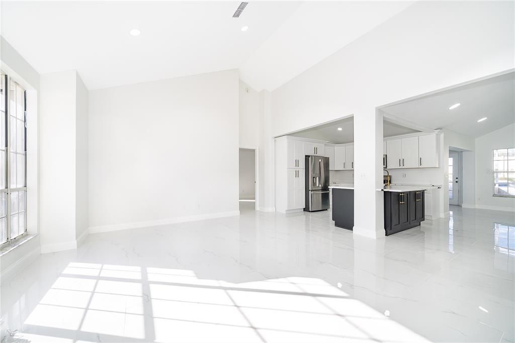 На продажу: $539,900 (4 спален, 2 ванн, 2315 Квадратных фут)