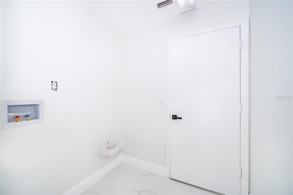 На продажу: $539,900 (4 спален, 2 ванн, 2315 Квадратных фут)