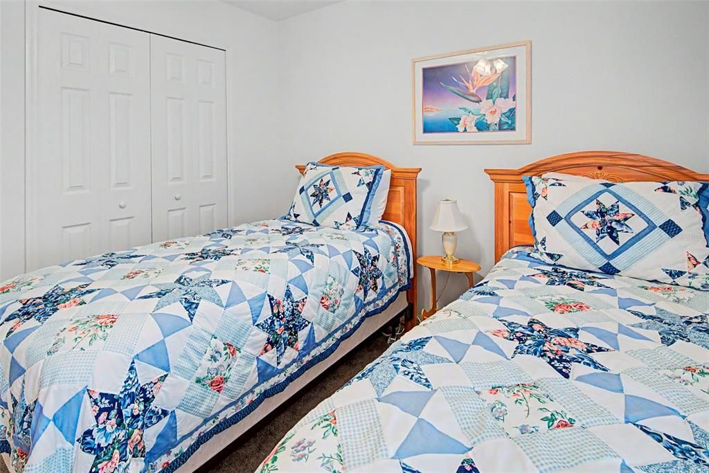 For Sale: $259,000 (2 beds, 2 baths, 1387 Square Feet)