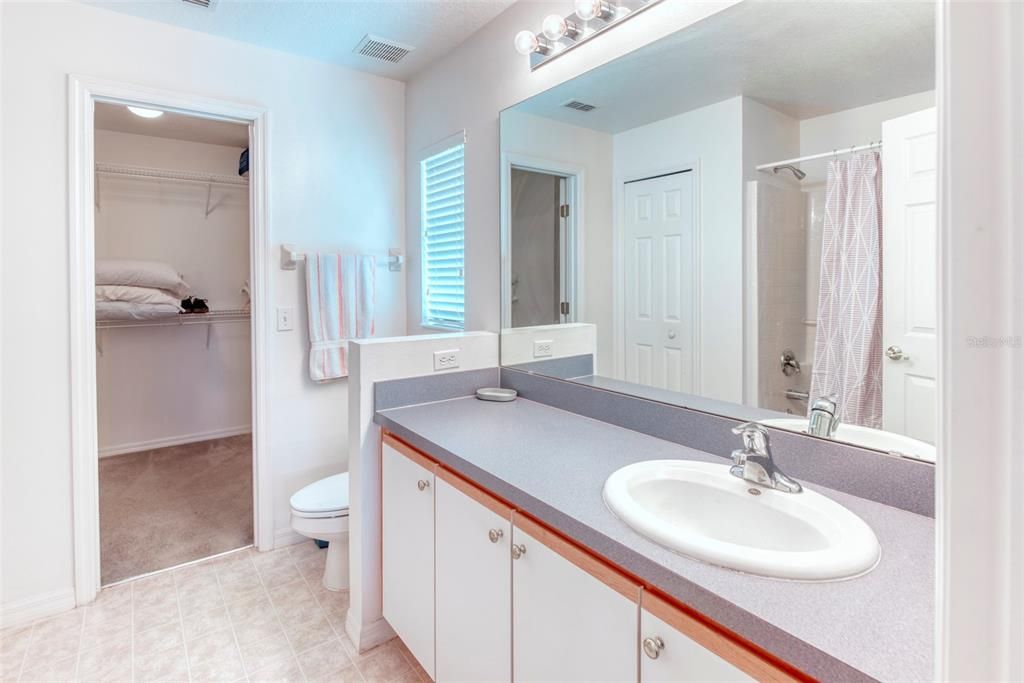 For Sale: $259,000 (2 beds, 2 baths, 1387 Square Feet)