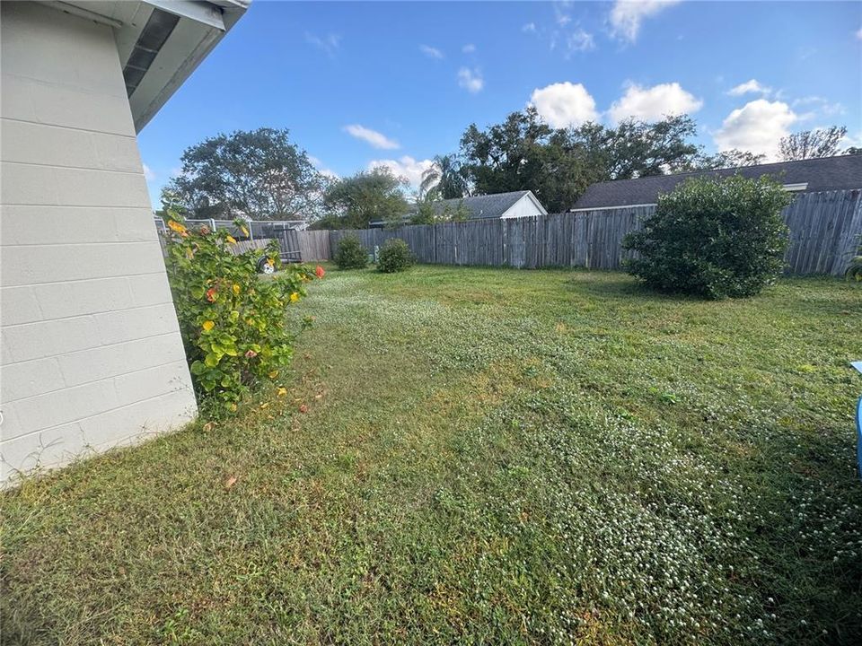 For Sale: $234,999 (2 beds, 1 baths, 986 Square Feet)