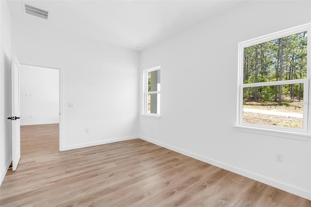 En Venta: $298,000 (4 camas, 3 baños, 1870 Pies cuadrados)
