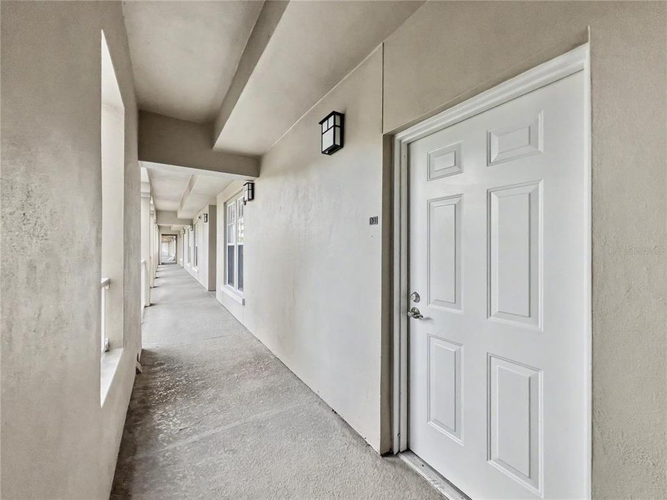 For Sale: $349,900 (2 beds, 2 baths, 1345 Square Feet)