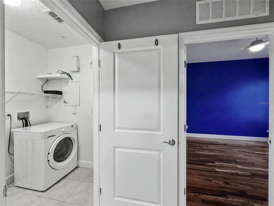 For Sale: $349,900 (2 beds, 2 baths, 1345 Square Feet)