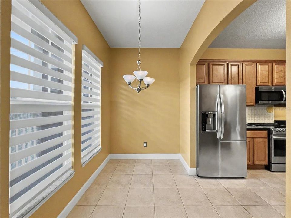 For Sale: $349,900 (2 beds, 2 baths, 1345 Square Feet)