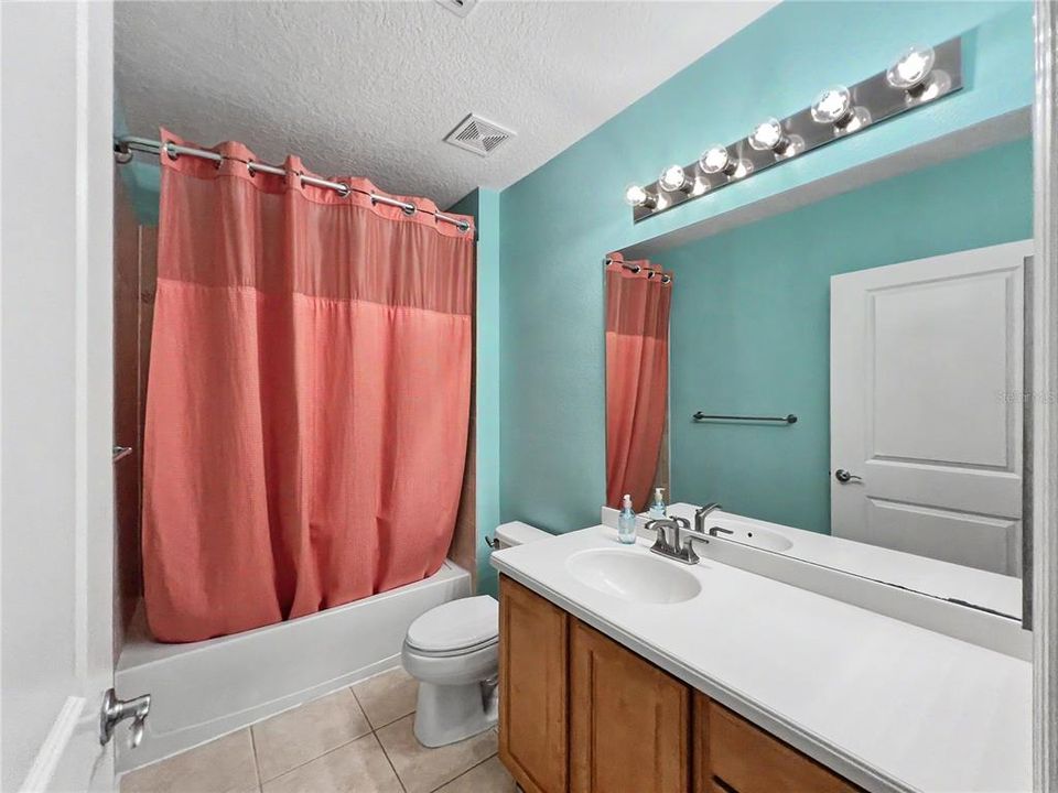 For Sale: $349,900 (2 beds, 2 baths, 1345 Square Feet)