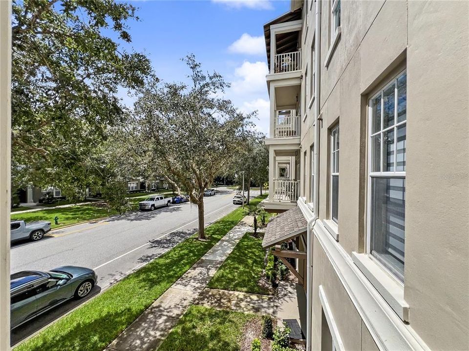 For Sale: $349,900 (2 beds, 2 baths, 1345 Square Feet)