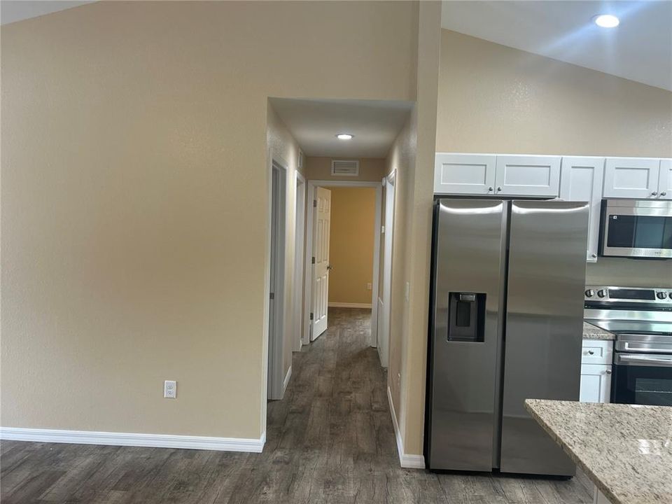Activo con contrato: $289,900 (3 camas, 2 baños, 1300 Pies cuadrados)