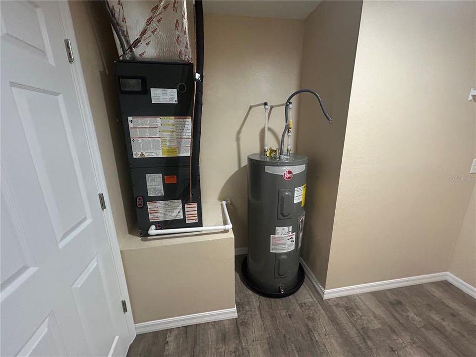 Activo con contrato: $289,900 (3 camas, 2 baños, 1300 Pies cuadrados)
