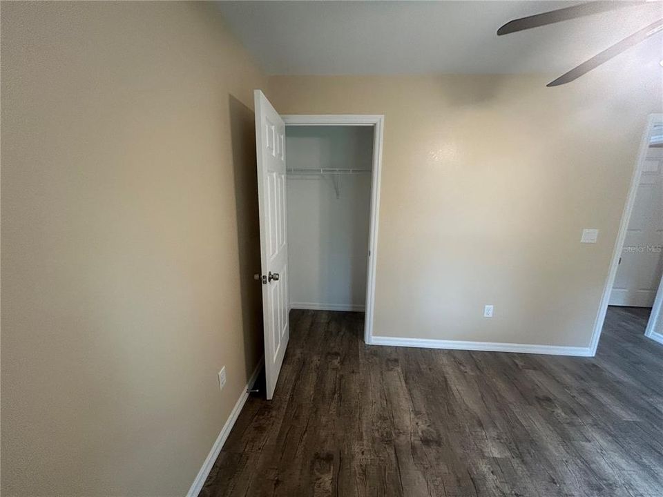 Activo con contrato: $289,900 (3 camas, 2 baños, 1300 Pies cuadrados)