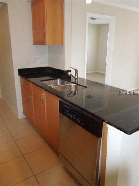 For Rent: $1,750 (2 beds, 2 baths, 998 Square Feet)