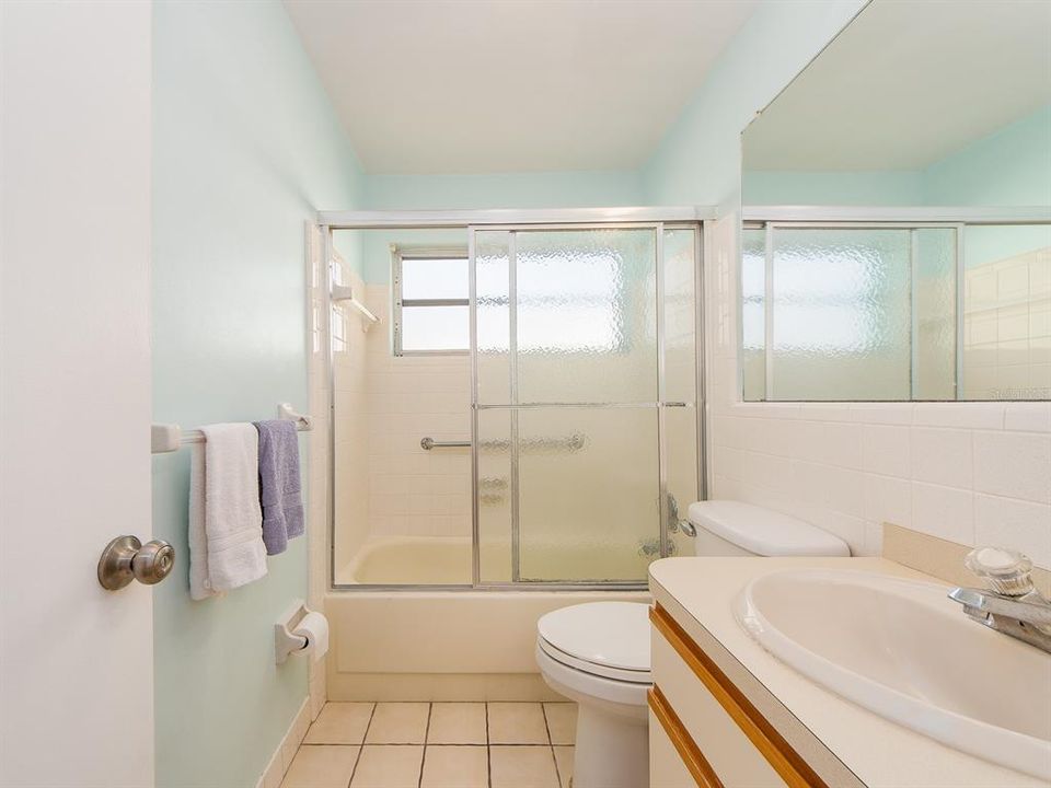 En Venta: $305,000 (3 camas, 2 baños, 1350 Pies cuadrados)