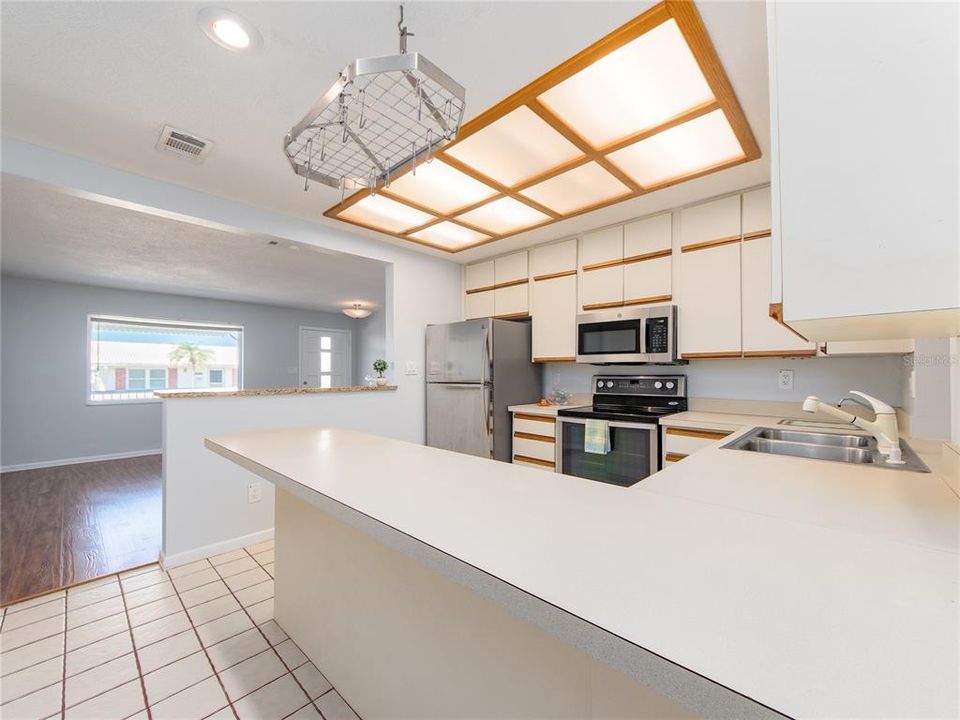 En Venta: $305,000 (3 camas, 2 baños, 1350 Pies cuadrados)