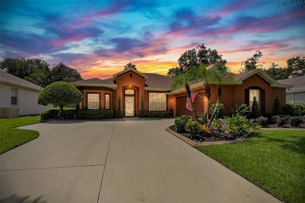 For Sale: $459,900 (3 beds, 2 baths, 2067 Square Feet)