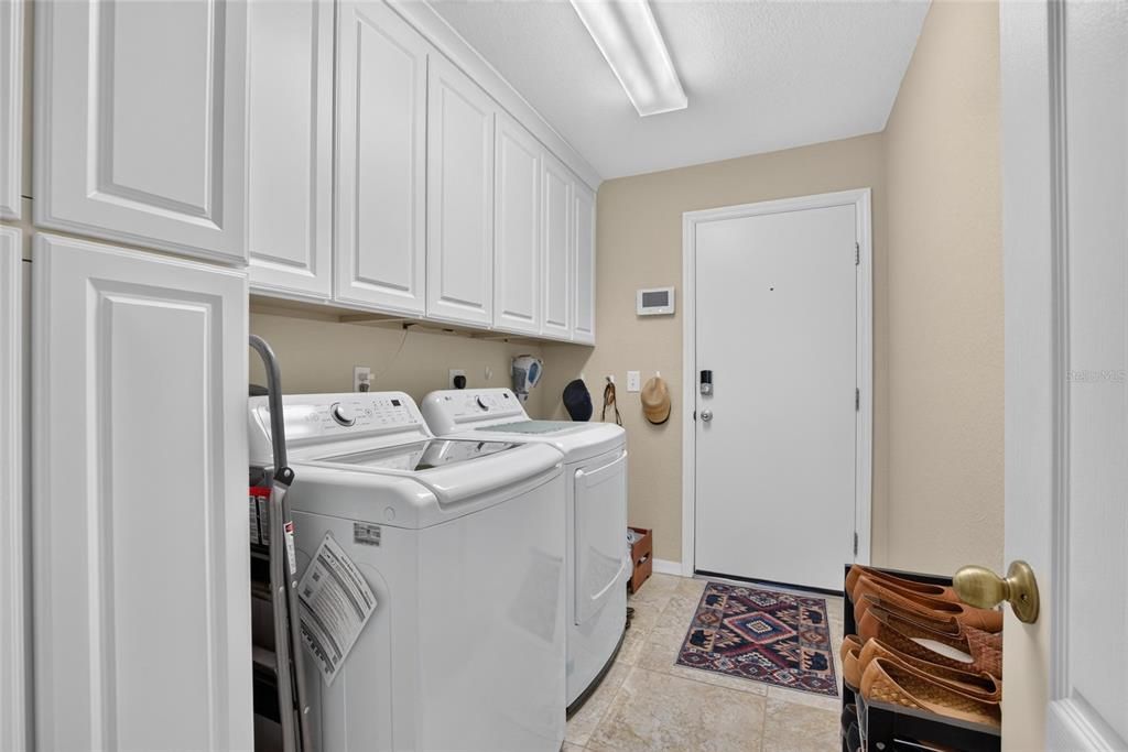 For Sale: $459,900 (3 beds, 2 baths, 2067 Square Feet)