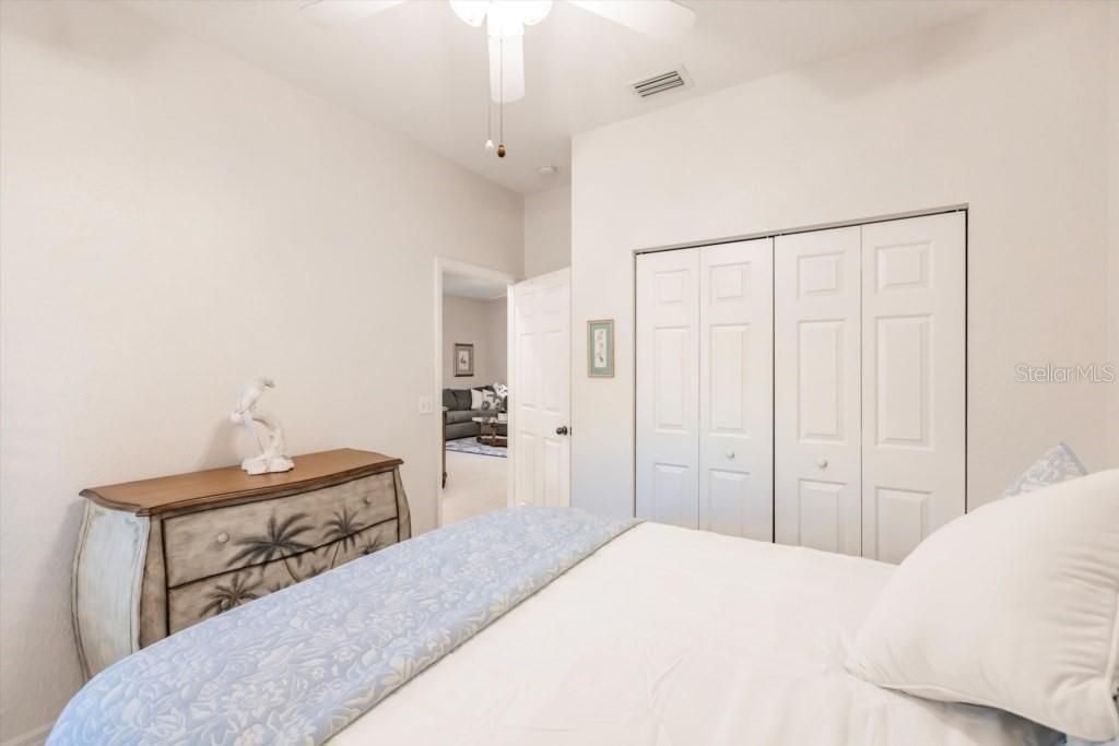 For Sale: $245,000 (2 beds, 2 baths, 1364 Square Feet)