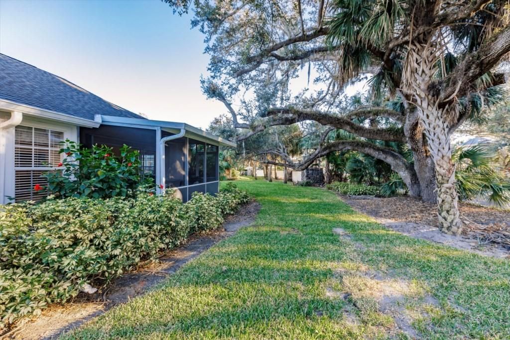 For Sale: $245,000 (2 beds, 2 baths, 1364 Square Feet)