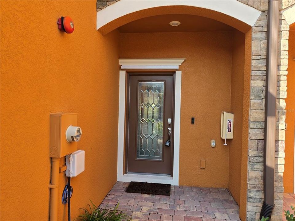 For Rent: $2,650 (3 beds, 2 baths, 1949 Square Feet)