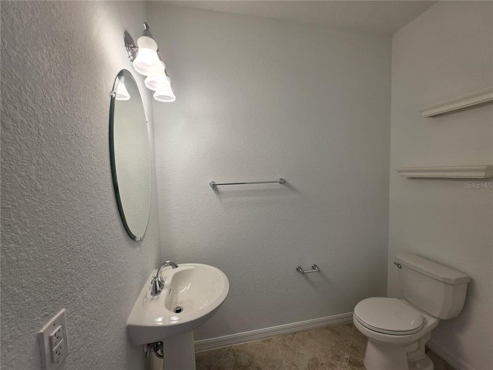 For Rent: $2,650 (3 beds, 2 baths, 1949 Square Feet)