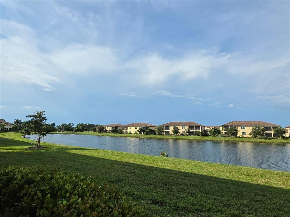 For Rent: $2,650 (3 beds, 2 baths, 1949 Square Feet)