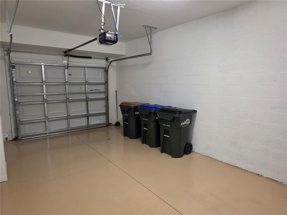 For Rent: $2,650 (3 beds, 2 baths, 1949 Square Feet)