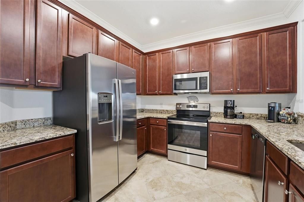 For Rent: $2,650 (3 beds, 2 baths, 1949 Square Feet)