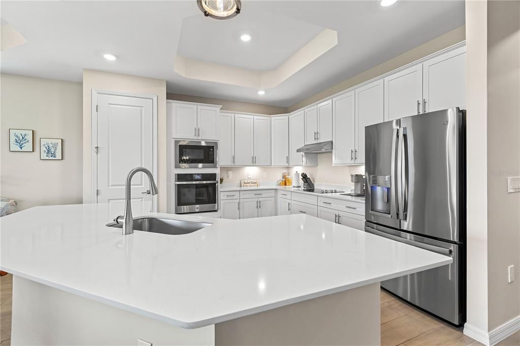 For Sale: $599,000 (2 beds, 2 baths, 1858 Square Feet)