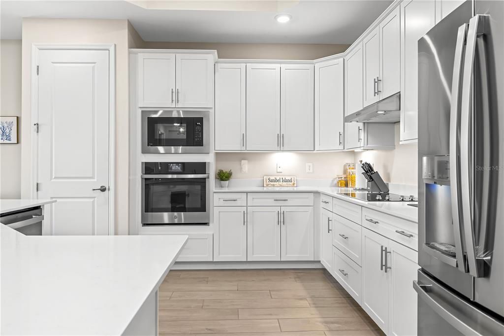 For Sale: $599,000 (2 beds, 2 baths, 1858 Square Feet)
