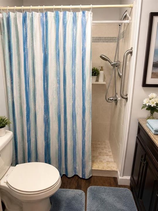 For Sale: $137,500 (2 beds, 1 baths, 876 Square Feet)