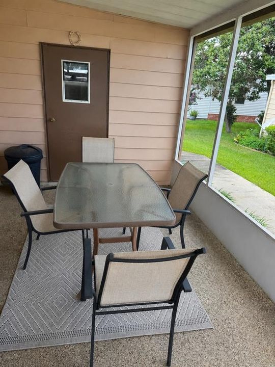 For Sale: $137,500 (2 beds, 1 baths, 876 Square Feet)