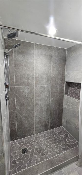 For Rent: $3,200 (2 beds, 2 baths, 1050 Square Feet)
