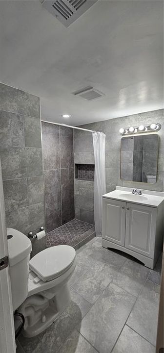 For Rent: $3,200 (2 beds, 2 baths, 1050 Square Feet)