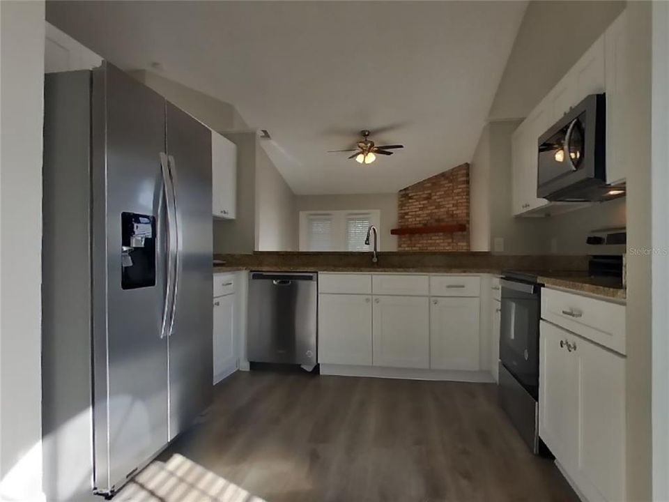 For Rent: $2,479 (3 beds, 2 baths, 1589 Square Feet)