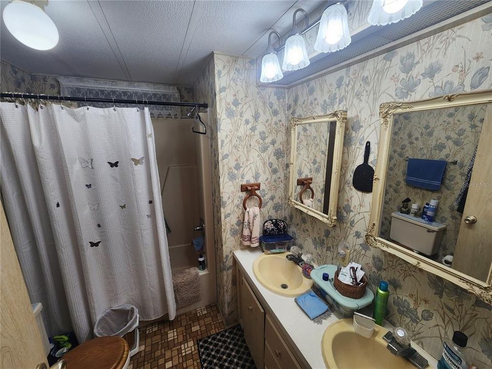 For Sale: $185,000 (3 beds, 2 baths, 1310 Square Feet)