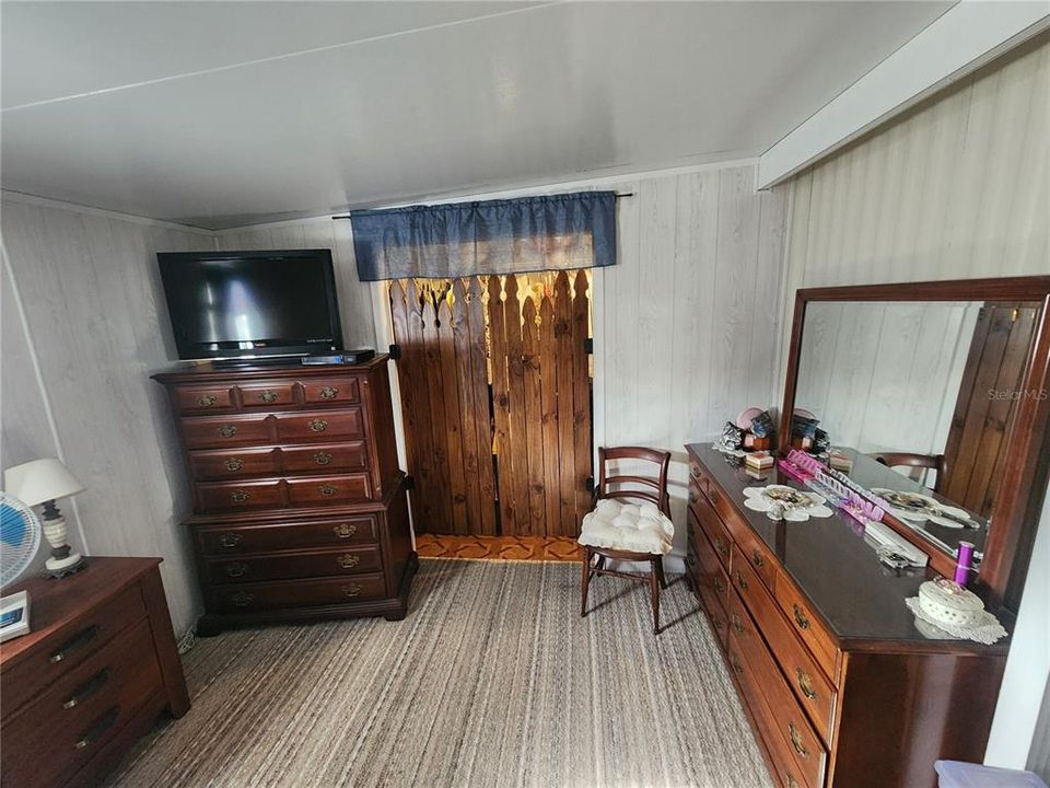 For Sale: $185,000 (3 beds, 2 baths, 1310 Square Feet)