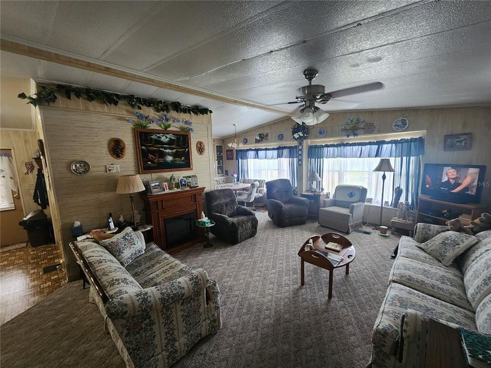 For Sale: $185,000 (3 beds, 2 baths, 1310 Square Feet)