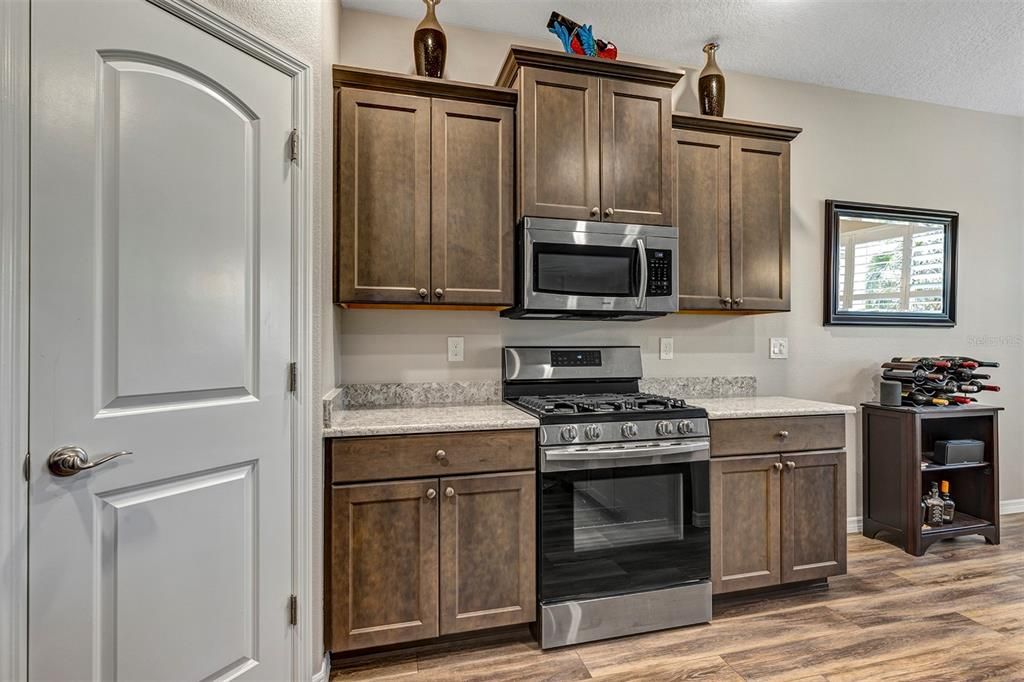 For Sale: $379,000 (3 beds, 2 baths, 1862 Square Feet)