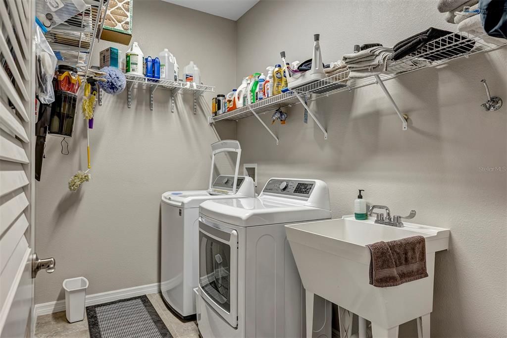 For Sale: $379,000 (3 beds, 2 baths, 1862 Square Feet)