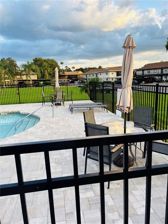 For Sale: $198,900 (2 beds, 1 baths, 832 Square Feet)